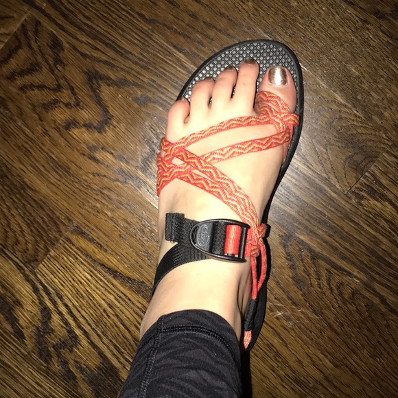 ‼️PRICE DROP‼️Chevron Double Toe Strap CHACOS W 10 - Picture 2 of 7